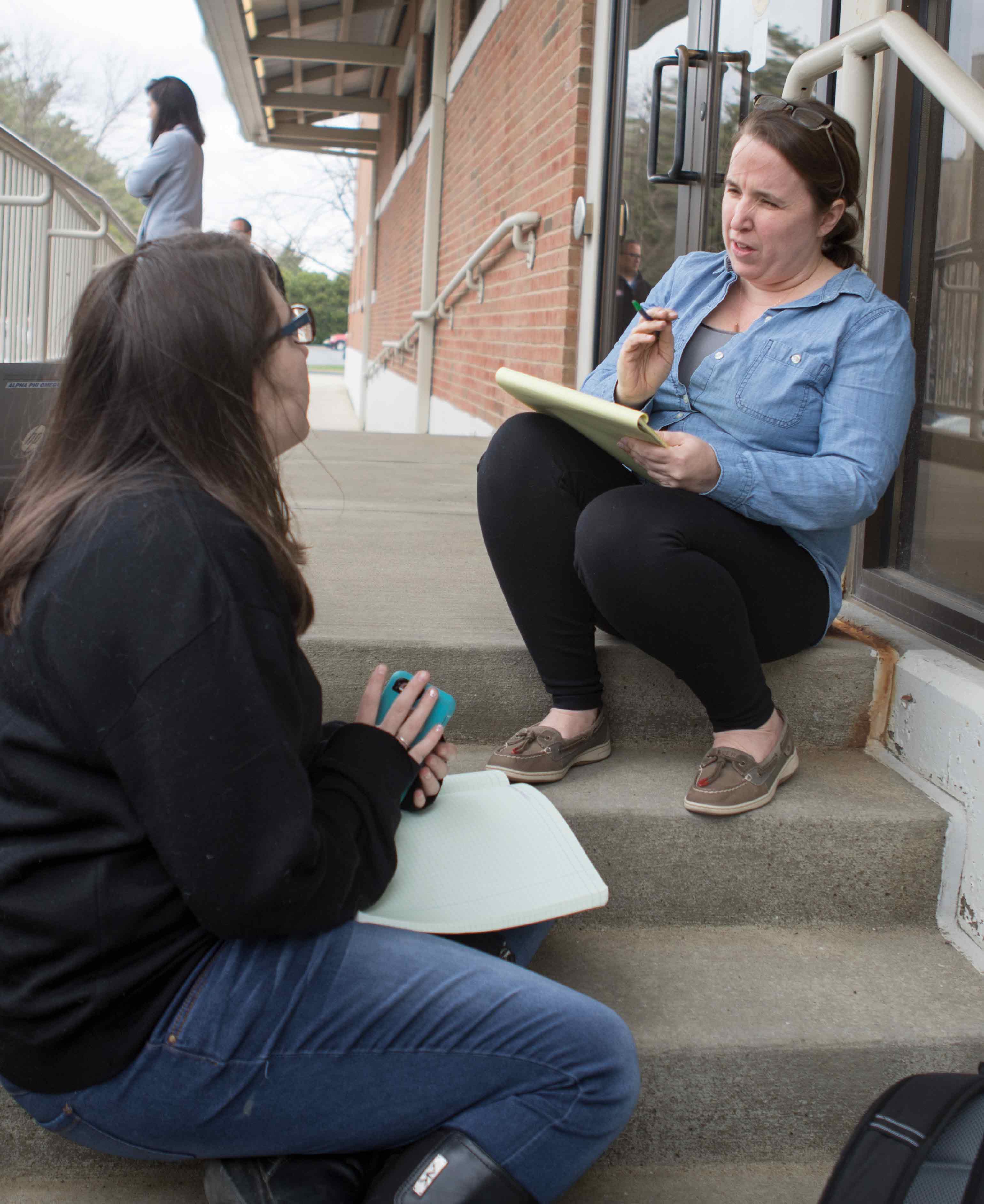 biology students studying outside