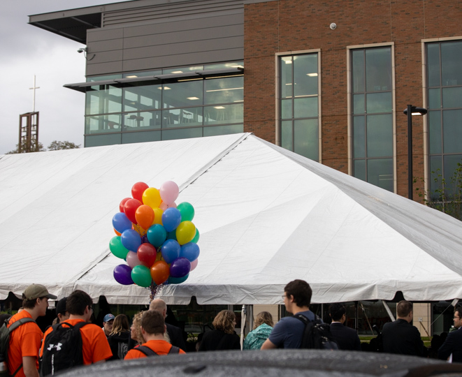 Students outside the engineering building dedication