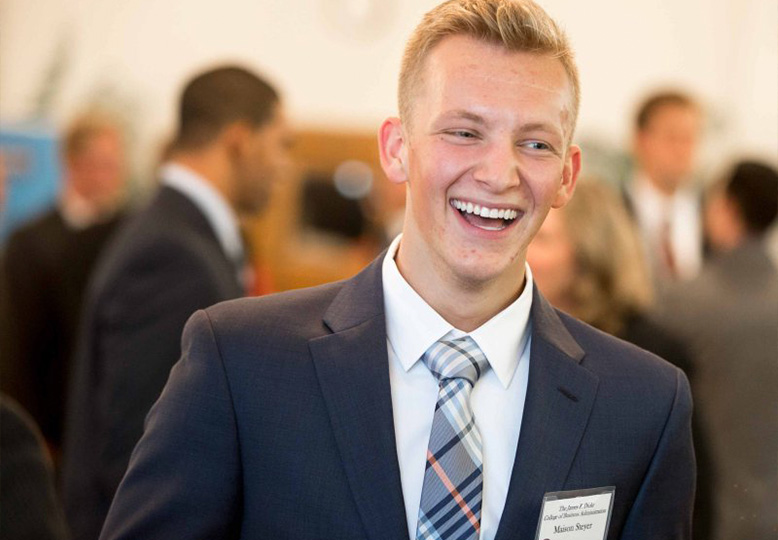 Photo of ONU Student during meet the accountants