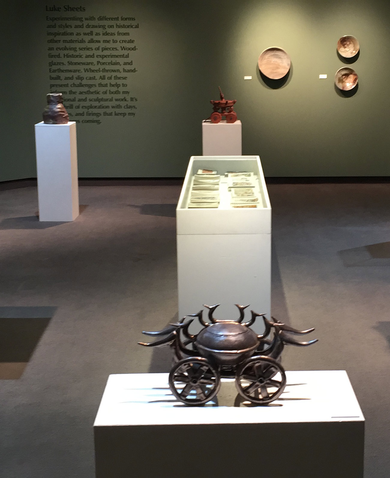 gallery exhibition in the Elzay gallery of art