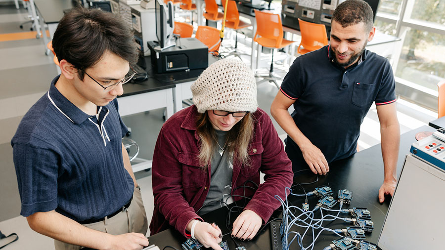 descriptive alt text should go here