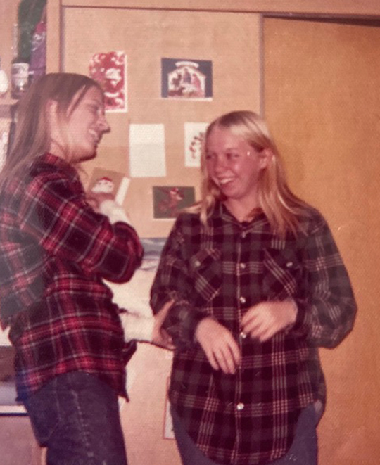 Old Photo of 2 ONU friends dressed alike in flannels