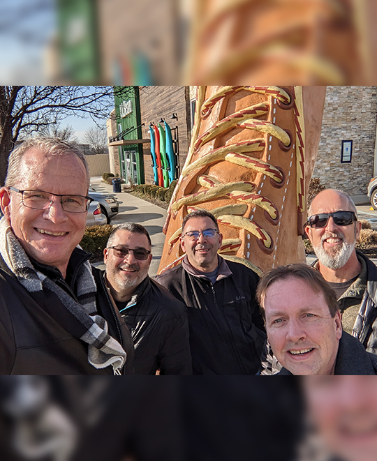 Photo of the ONU friend group Christmas shopping. 