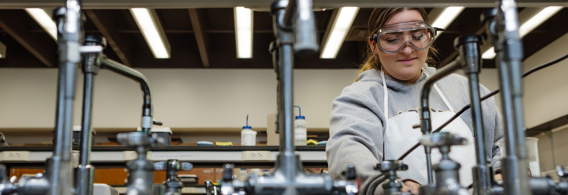 science student working in the lab