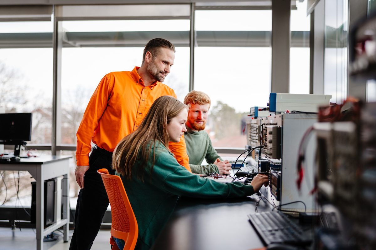 descriptive alt text should go here