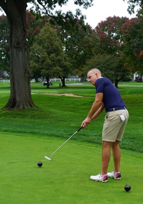 Picture of someone playing golf