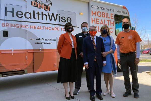 News Article Image - Ohio Governor Mike DeWine visits ONU during campus mass vaccination clinic