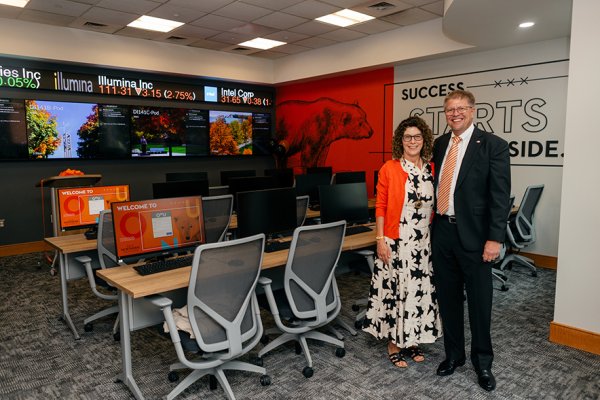 News Article Image - ONU dedicates state-of-the-art Haushalter Finance Lab