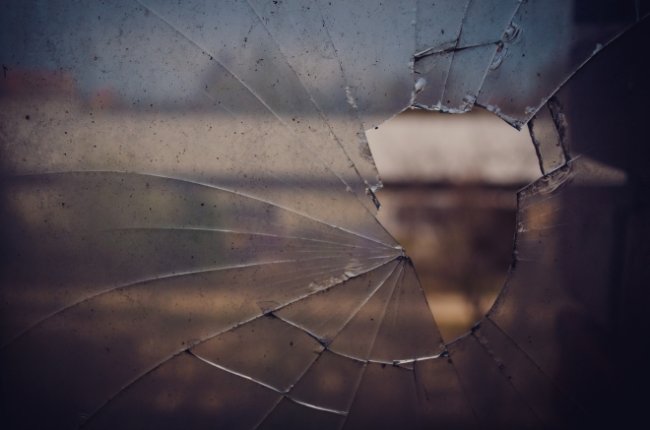 glass-4897003_pixabay.jpg