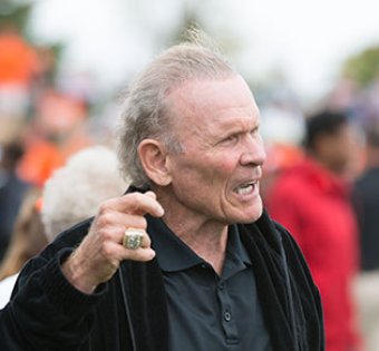 ONU alumus Bruce Mays