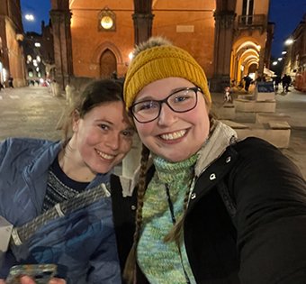 Photo of Alexis and Hayley